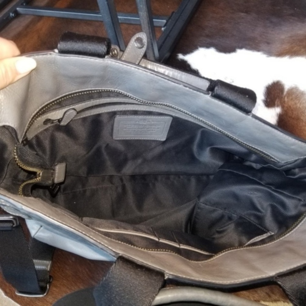Coach | Utility Tote | Ash - Picture 4 of 4